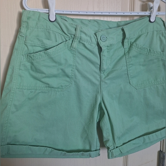 Allura attire jean shorts size L - Picture 2 of 4